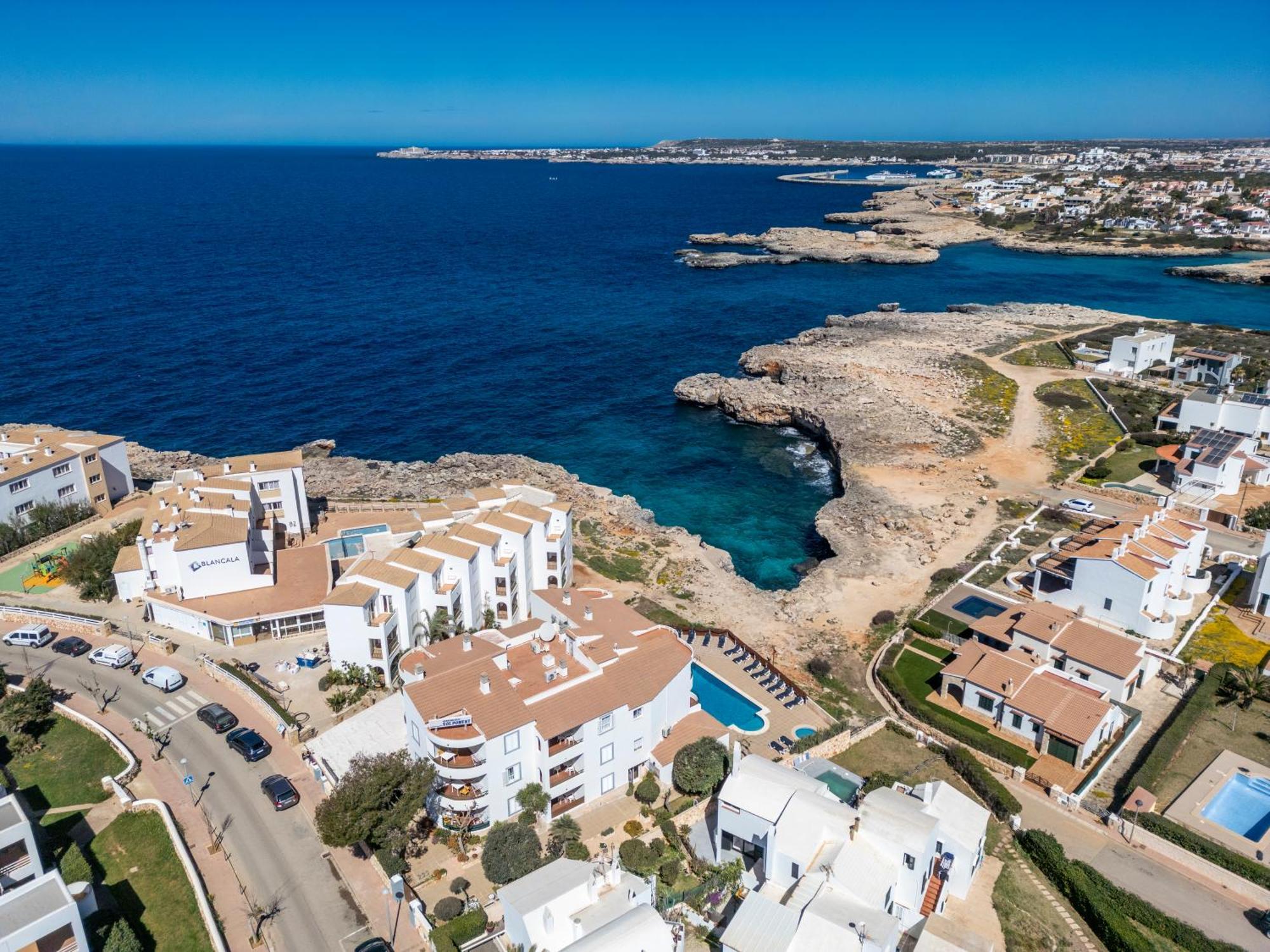 Apartamentos Sol Ponent Cala Blanca  Exterior photo