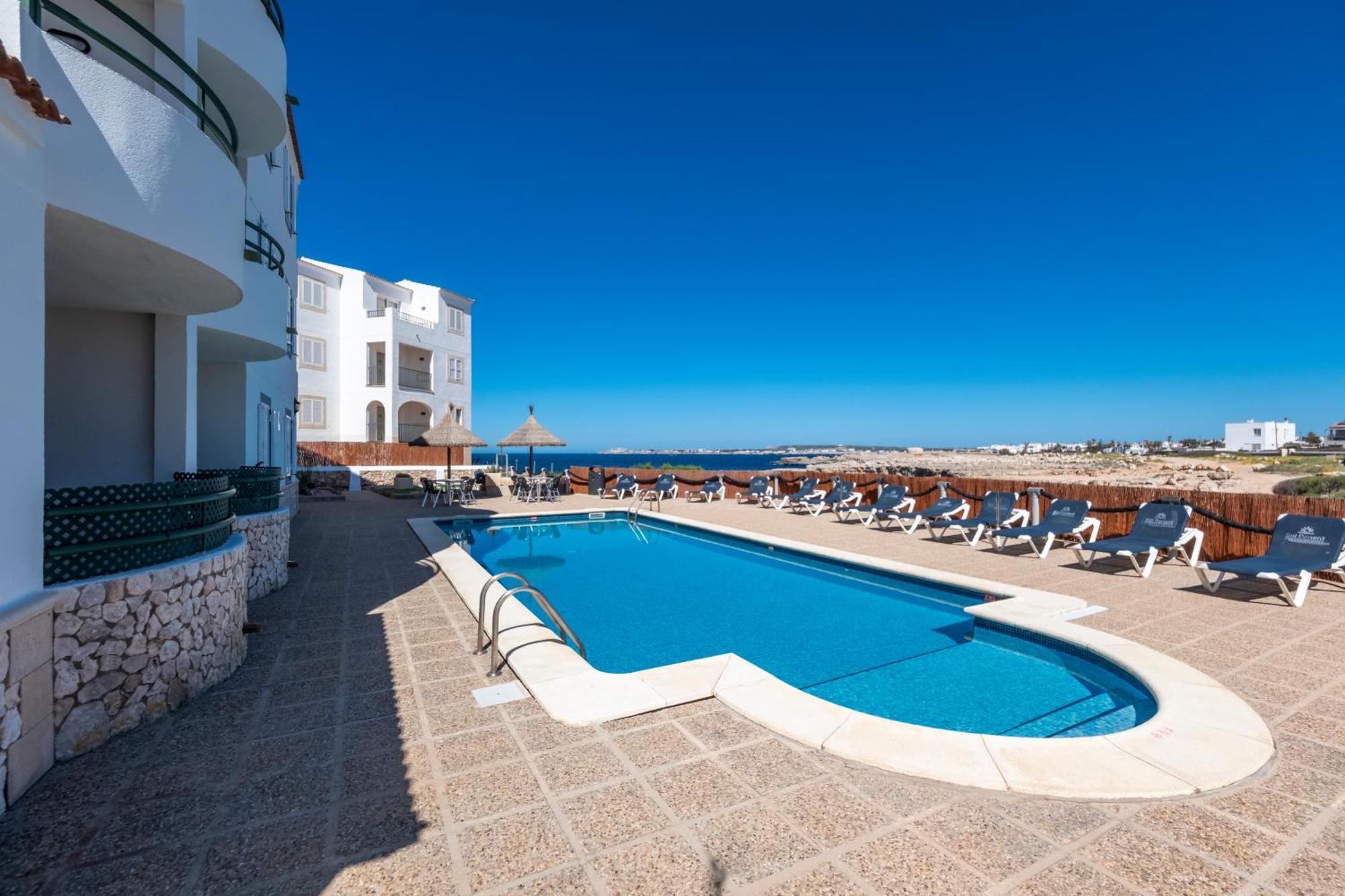 Apartamentos Sol Ponent Cala Blanca  Exterior photo