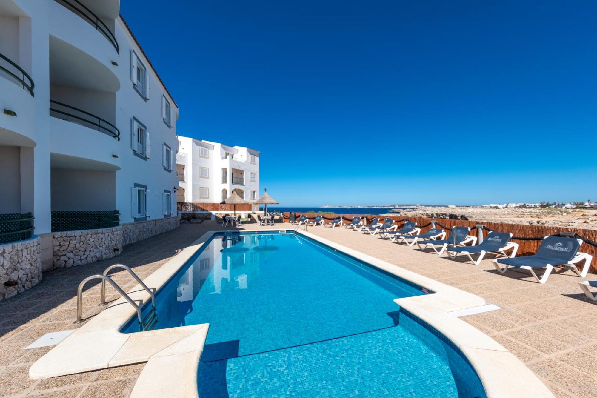 Apartamentos Sol Ponent Cala Blanca  Exterior photo
