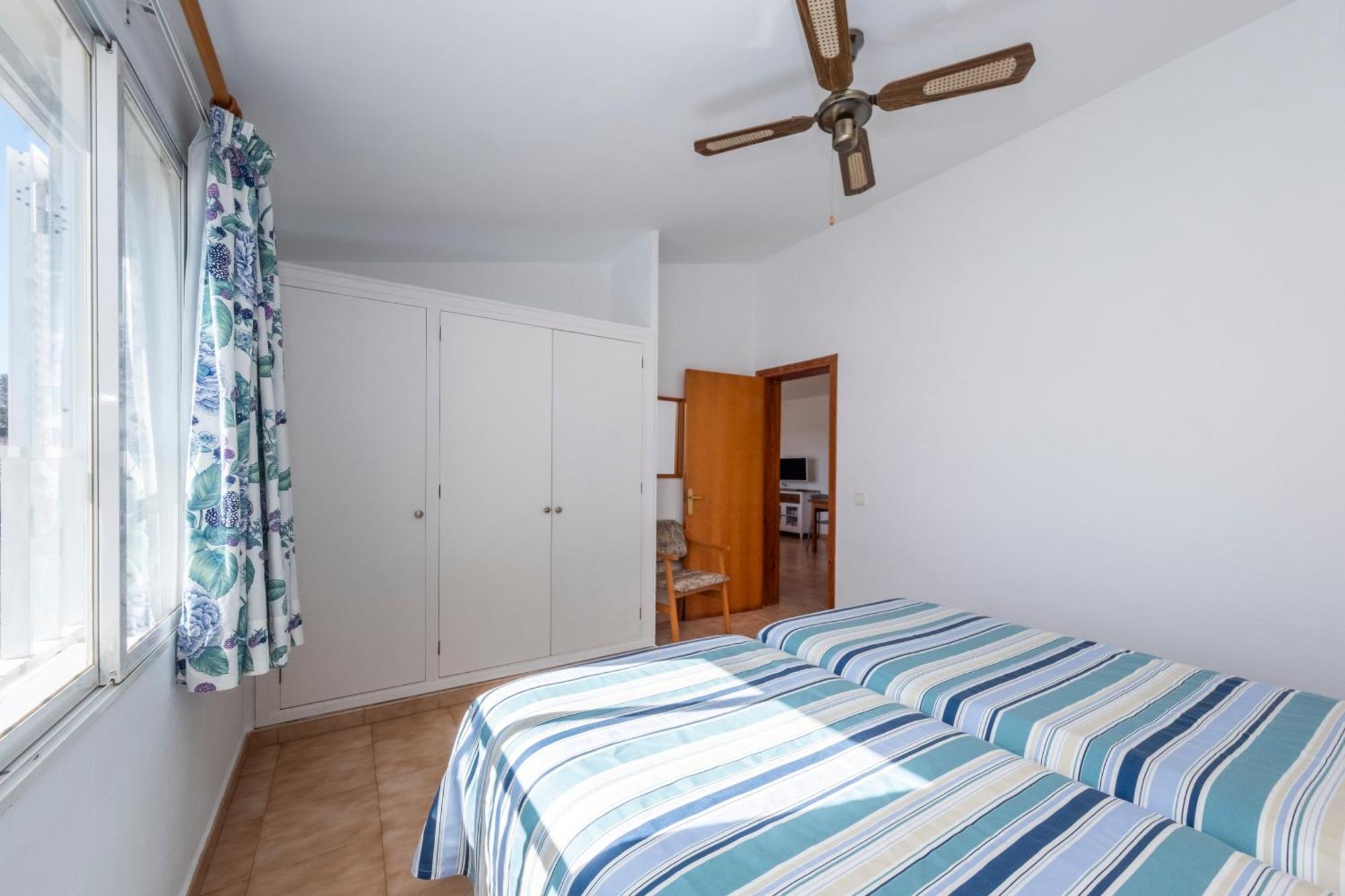 Apartamentos Sol Ponent Cala Blanca  Exterior photo