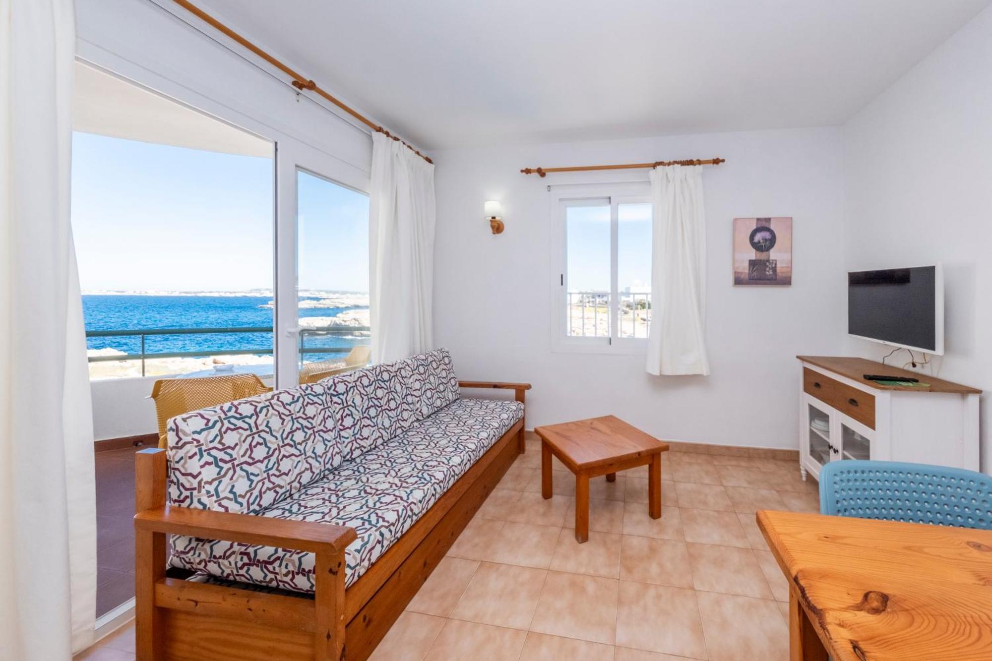 Apartamentos Sol Ponent Cala Blanca  Exterior photo