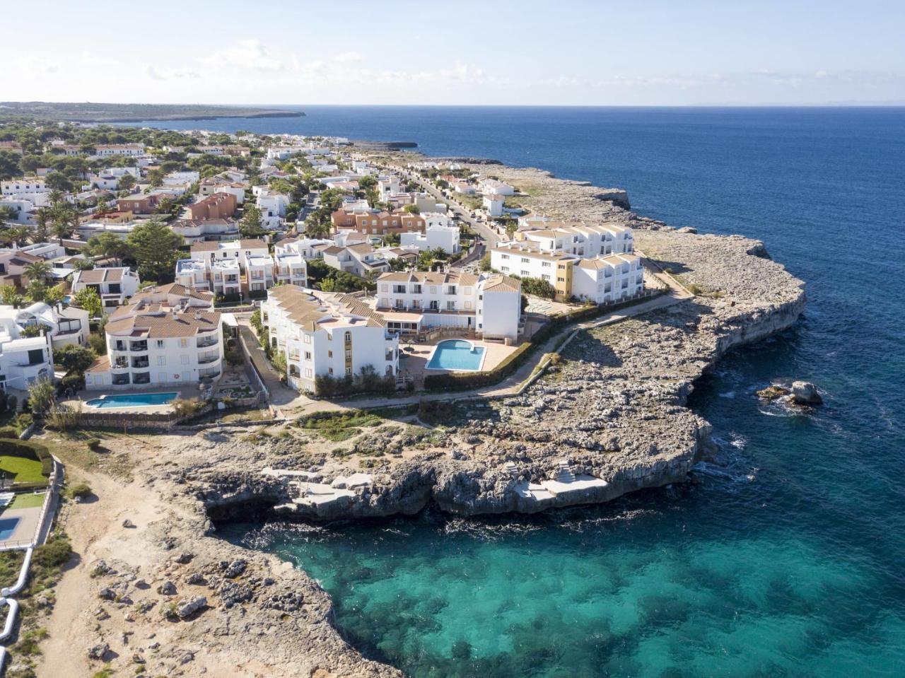 Apartamentos Sol Ponent Cala Blanca  Exterior photo