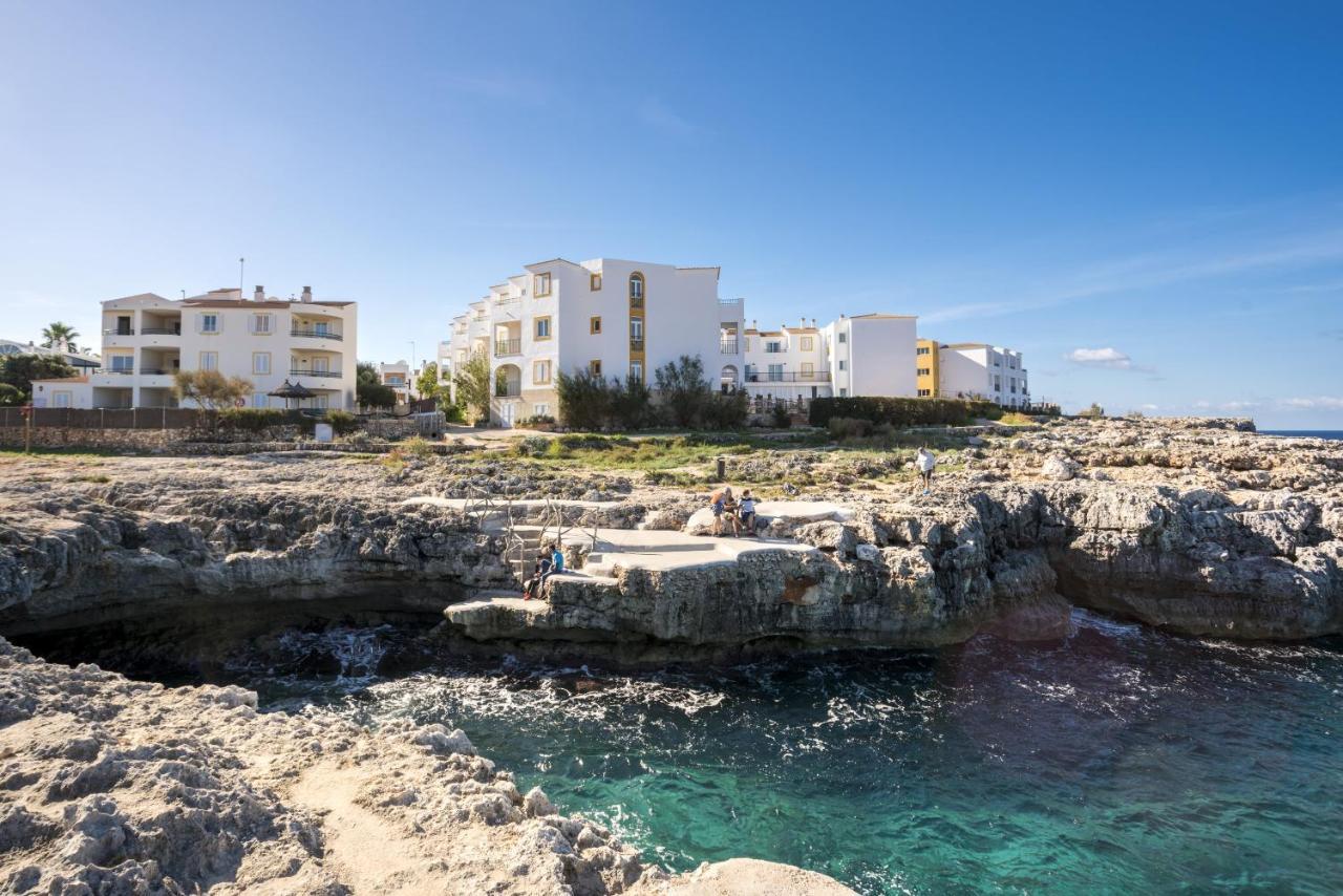Apartamentos Sol Ponent Cala Blanca  Exterior photo