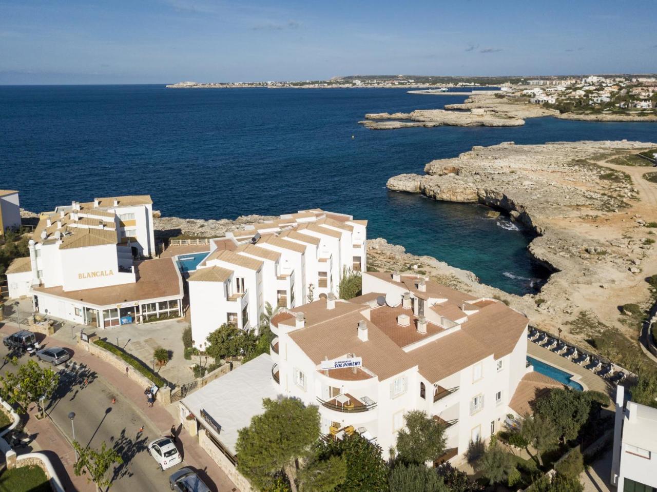 Apartamentos Sol Ponent Cala Blanca  Exterior photo